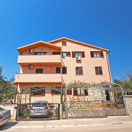 Irena 1310 Apartment Fažana