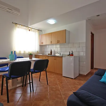Irena 1310 Apartment
