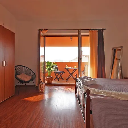 Apartment Irena 1310 *