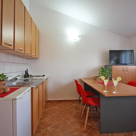 Irena 1310 Apartment *