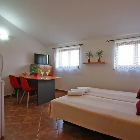 Irena 1310 Apartment